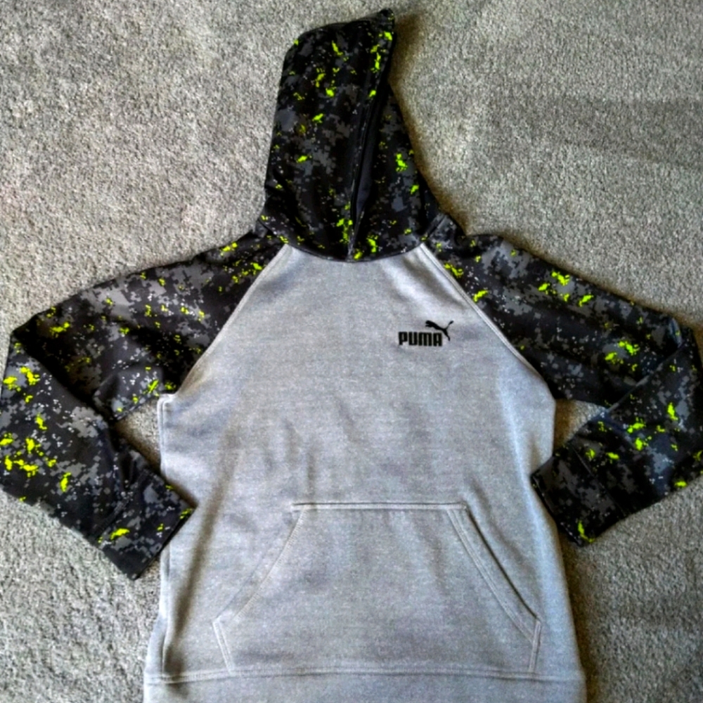Puma boys hoodie. 10/12. M.